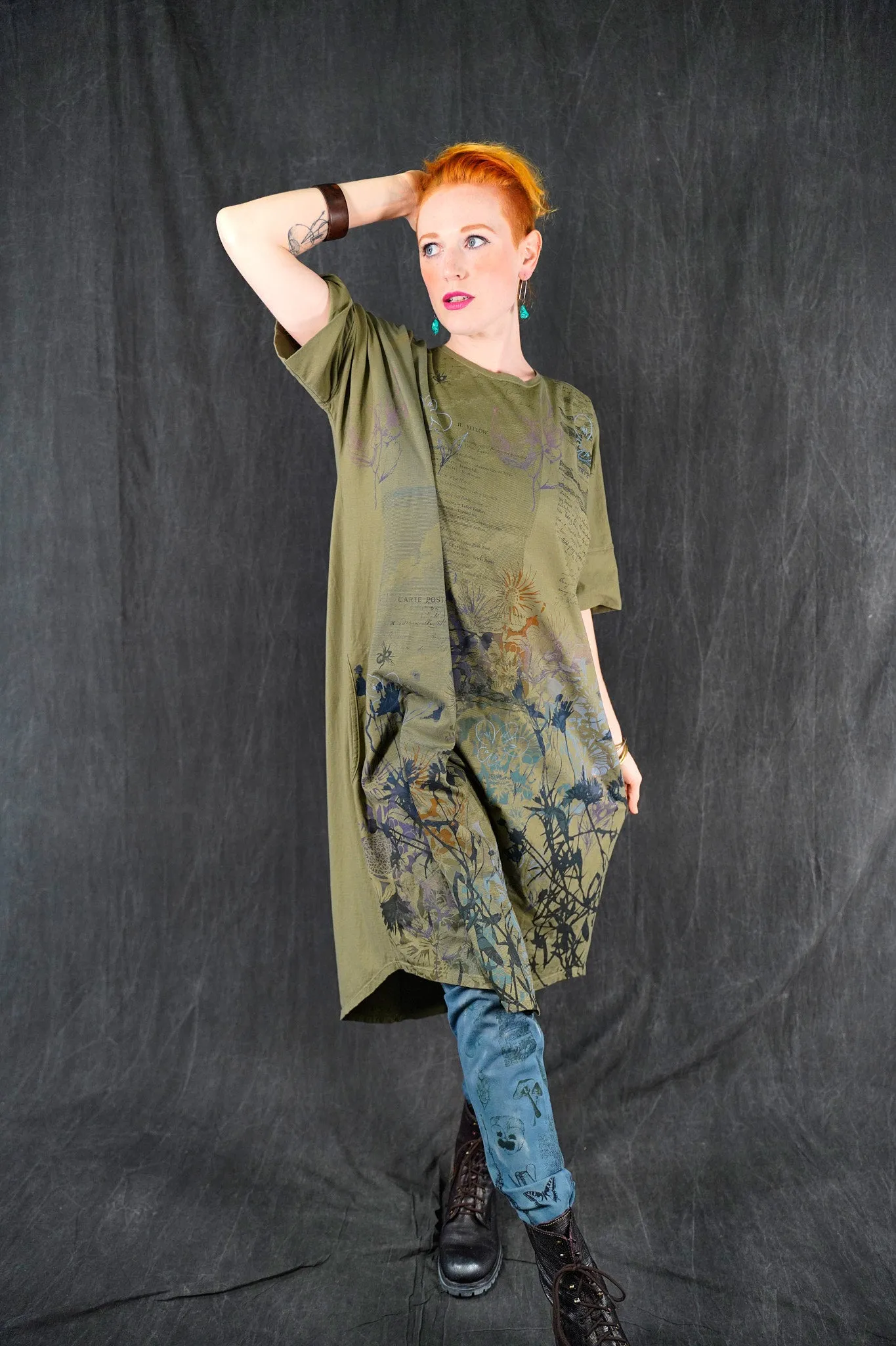 3136 Hand Dyed Handprinted Heavier Weight Legging Blue with Dragonfly Watering Can