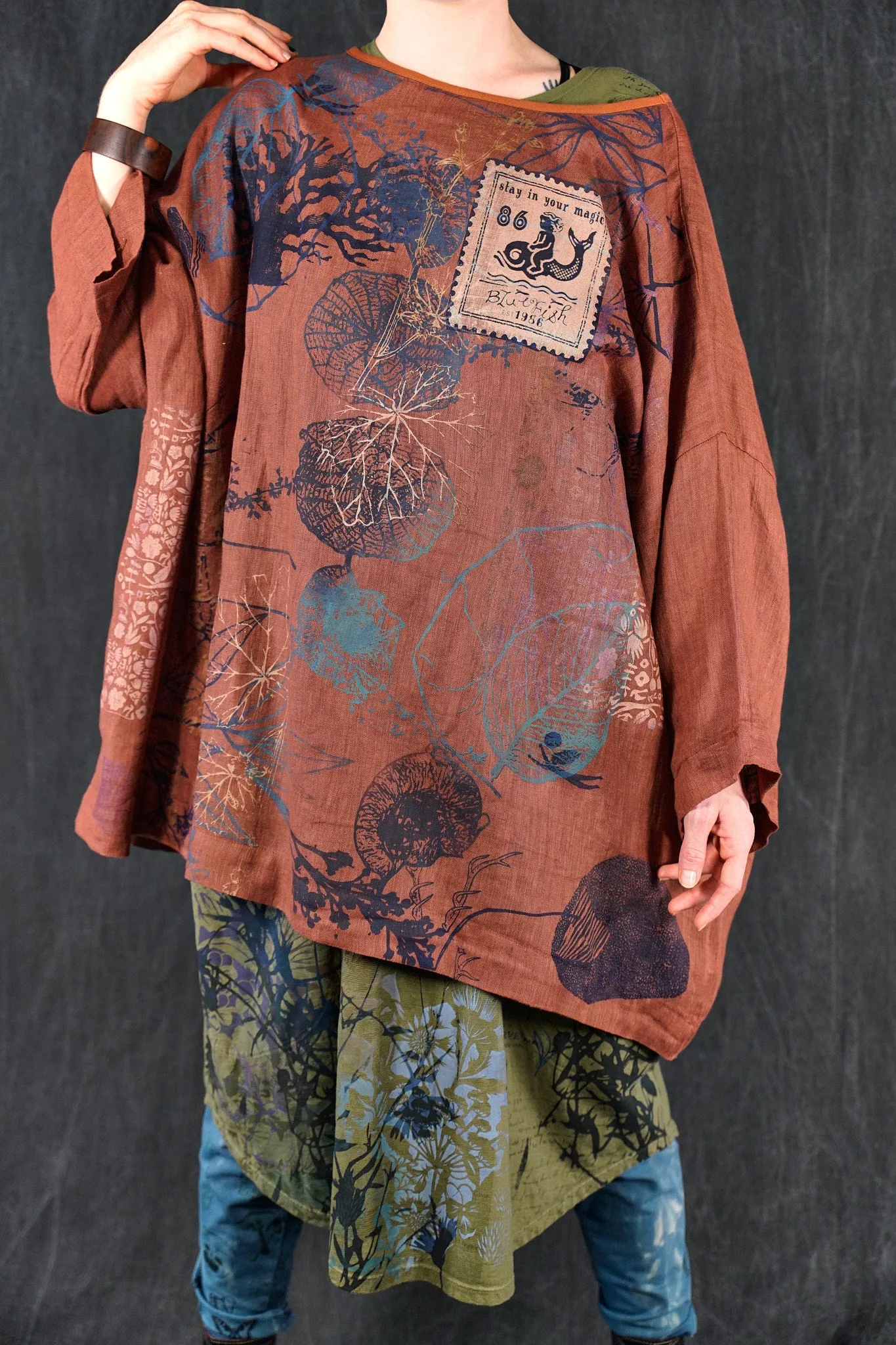 3136 Hand Dyed Handprinted Heavier Weight Legging Blue with Dragonfly Watering Can