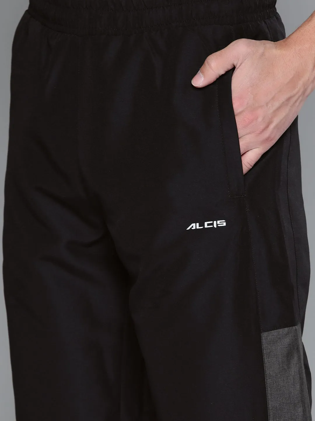 Alcis Men Color Blocked Black Track Suit