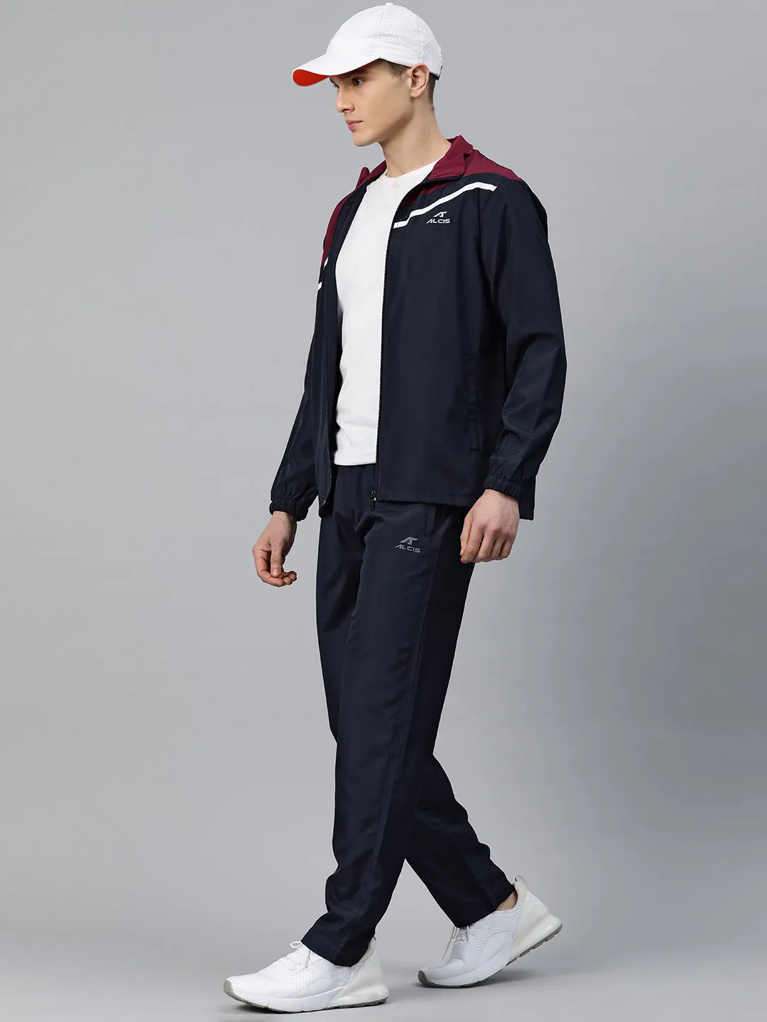 Alcis Men Colourblocked Tracksuit