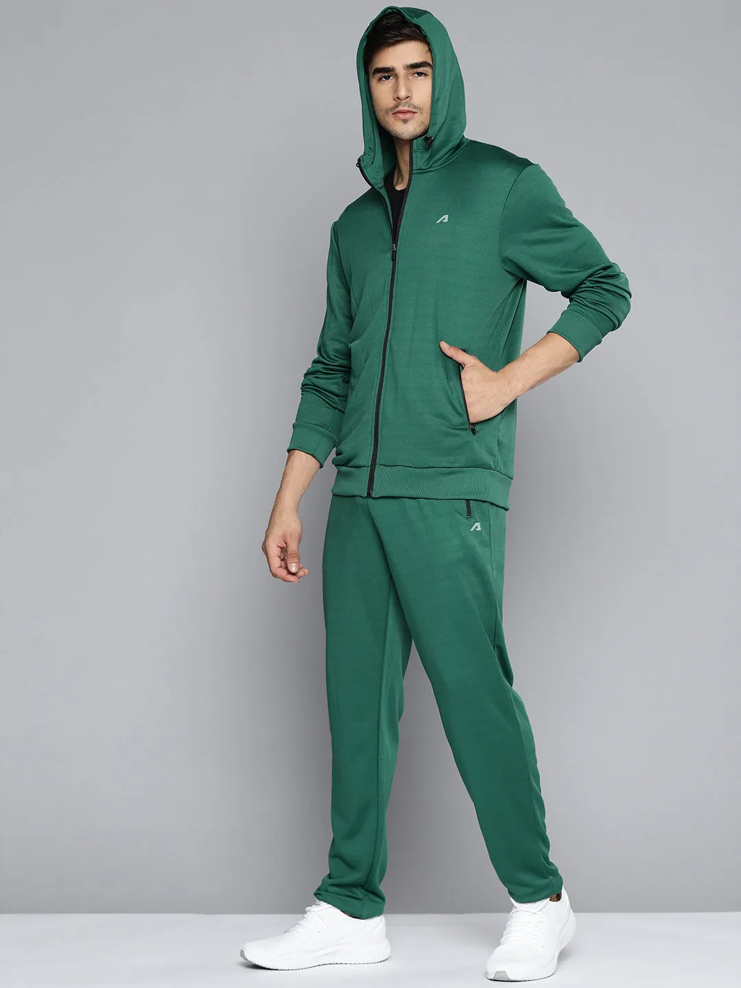 Alcis Men Green Solid Tracksuit