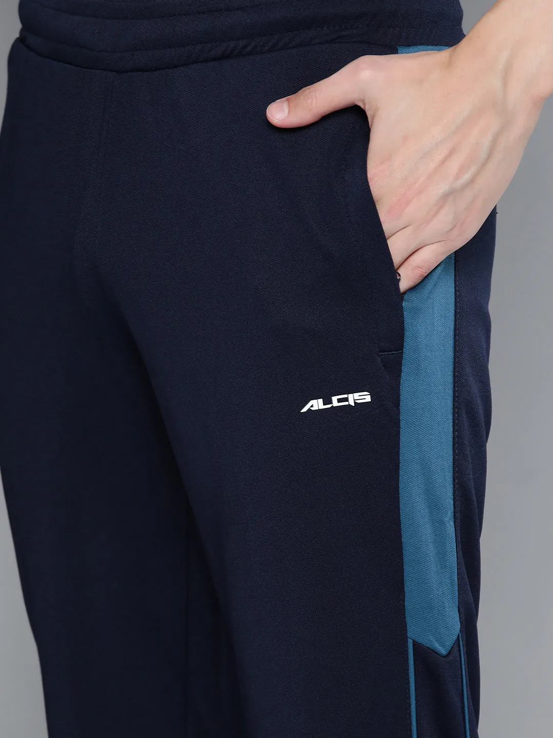 Alcis Men Navy Blue White Colourblocked Track Suit