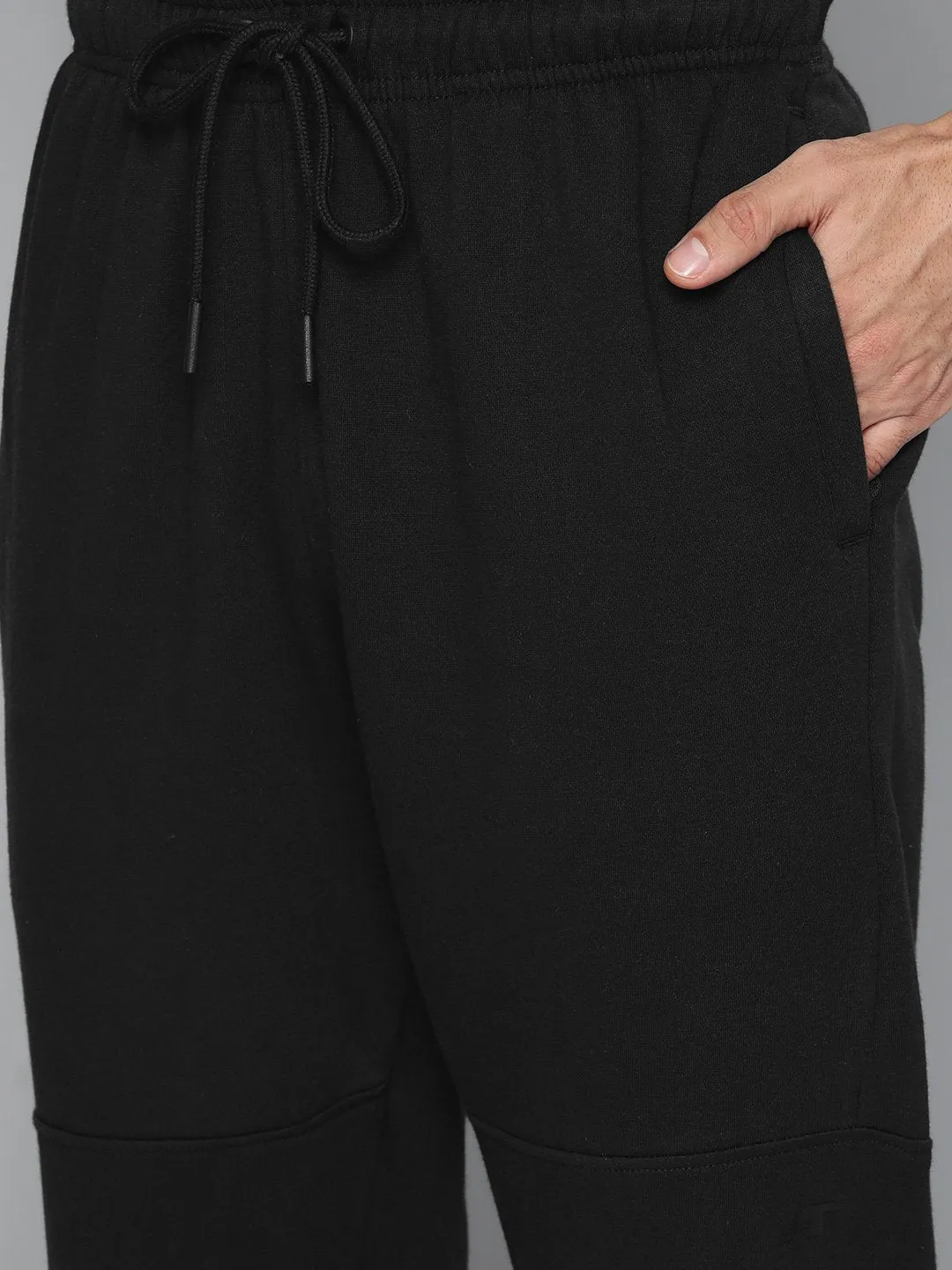 Alcis Men Solid Black Tracksuits