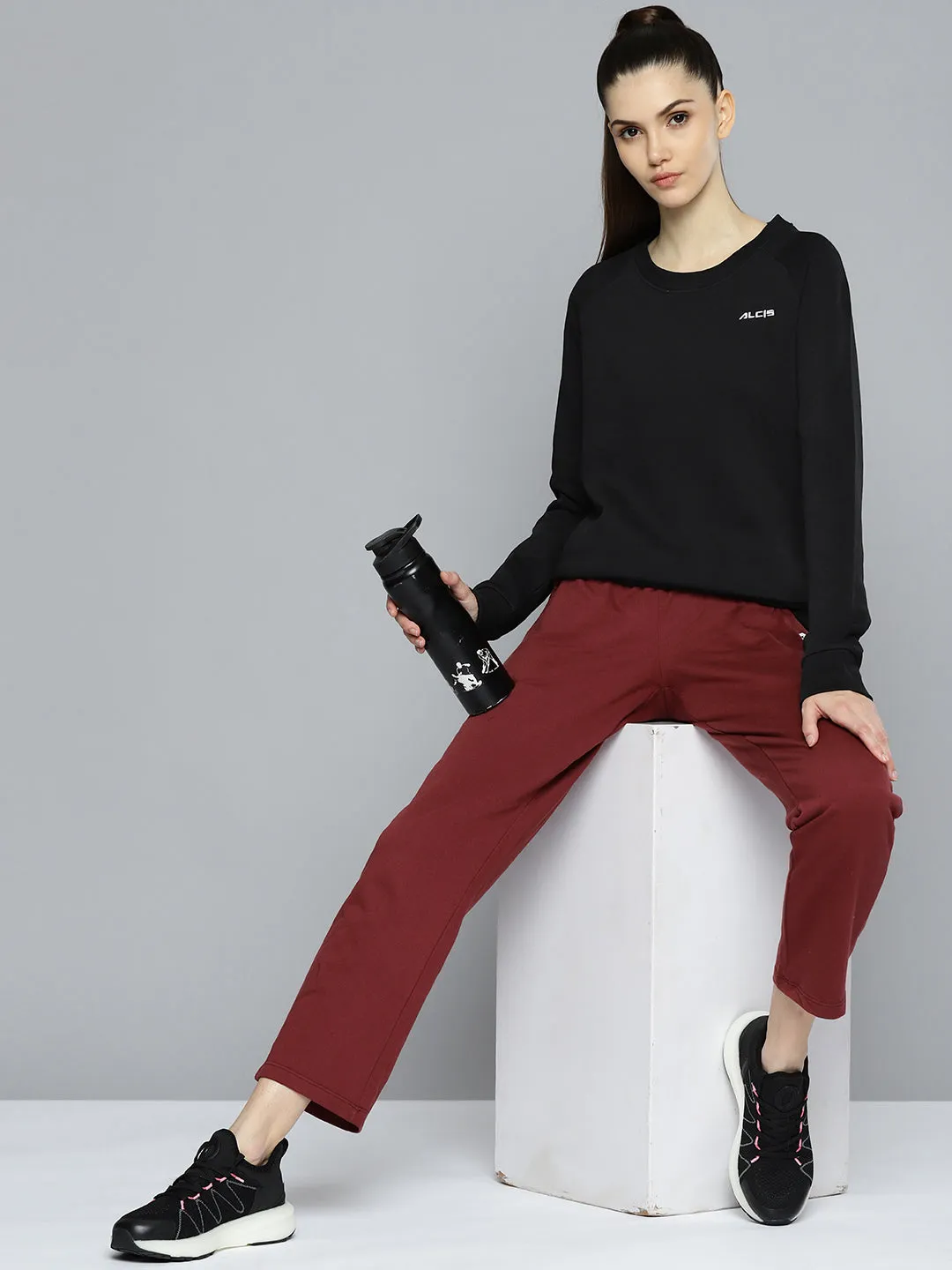 Alcis Women Black Solid Sweatshirt