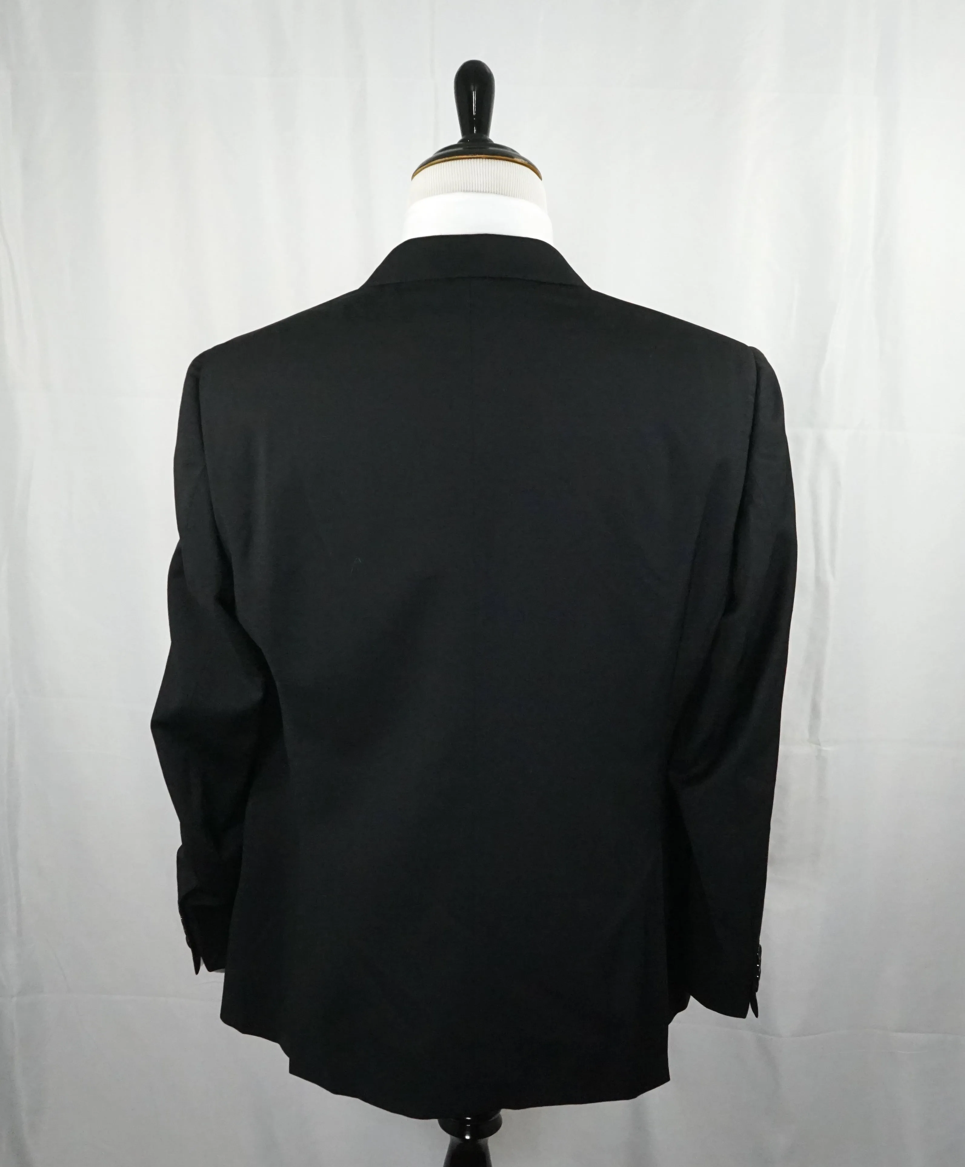ARMANI COLLEZIONI - “G Line” Natural Stretch Black Notch Lapel Suit - 46R
