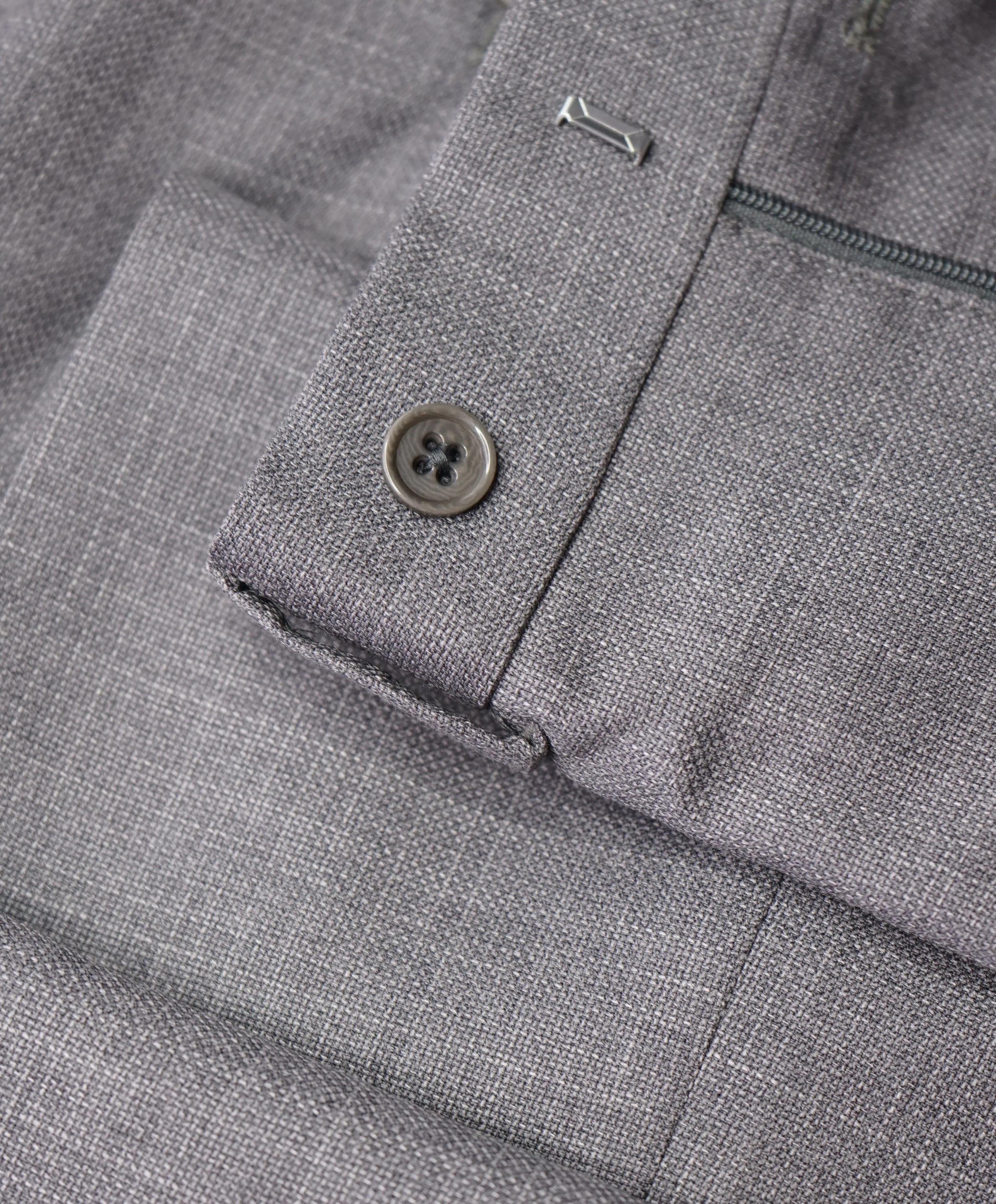 ARMANI COLLEZIONI - Gray Basket Weave Textured "G Line" Suit - 36R