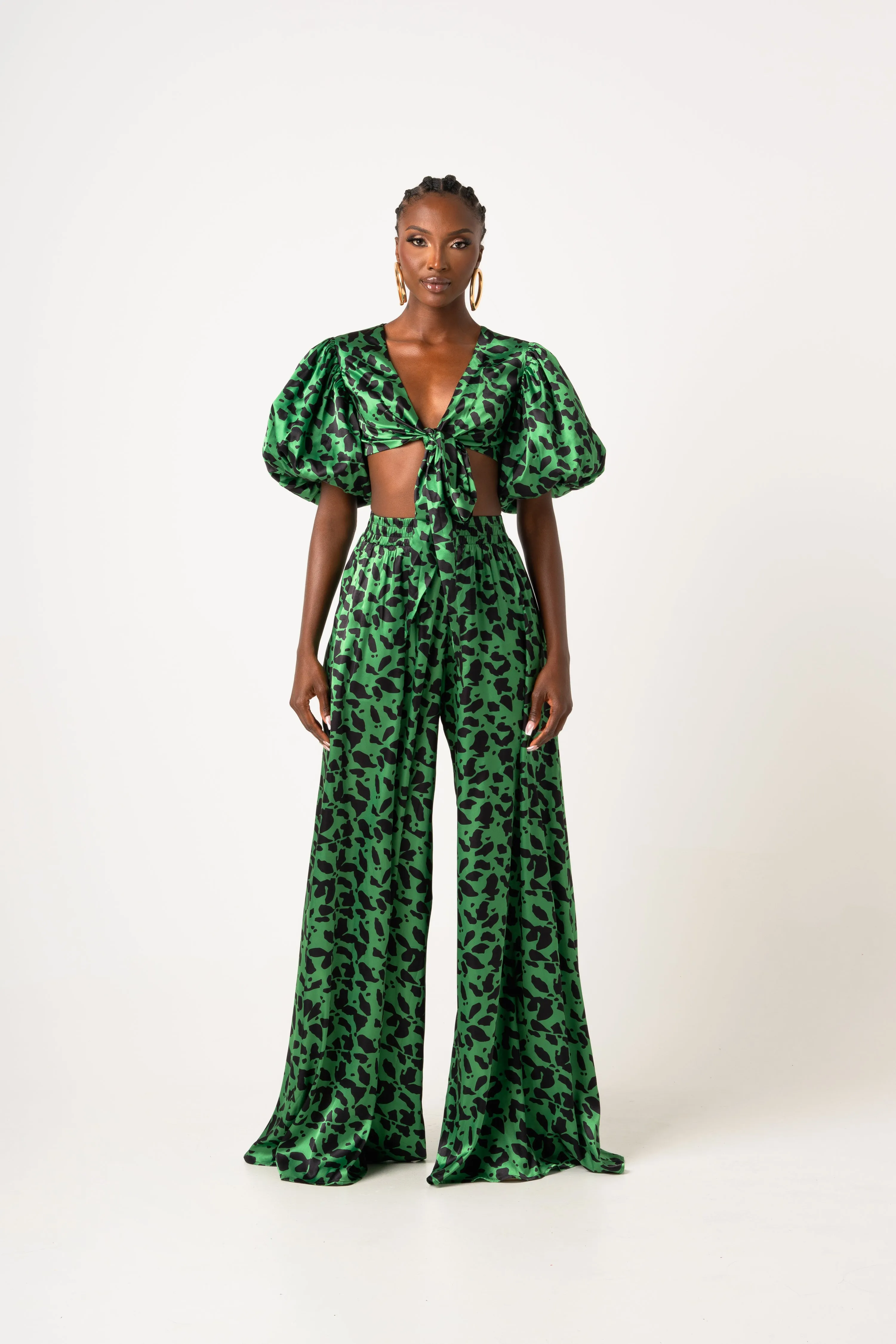 AZI PUFFY SLEEVE FRONT TIE CROP TOP