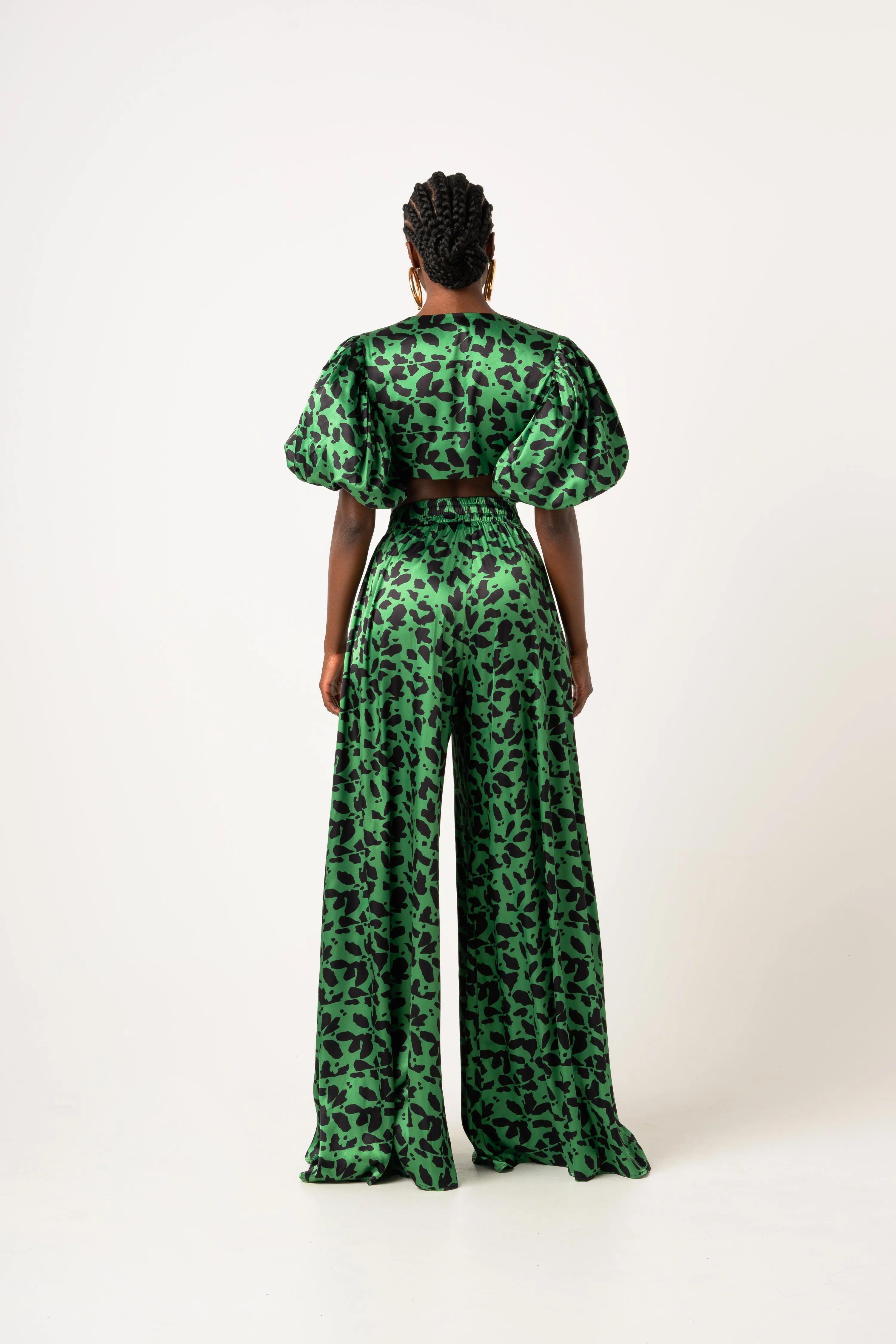 AZI PUFFY SLEEVE FRONT TIE CROP TOP