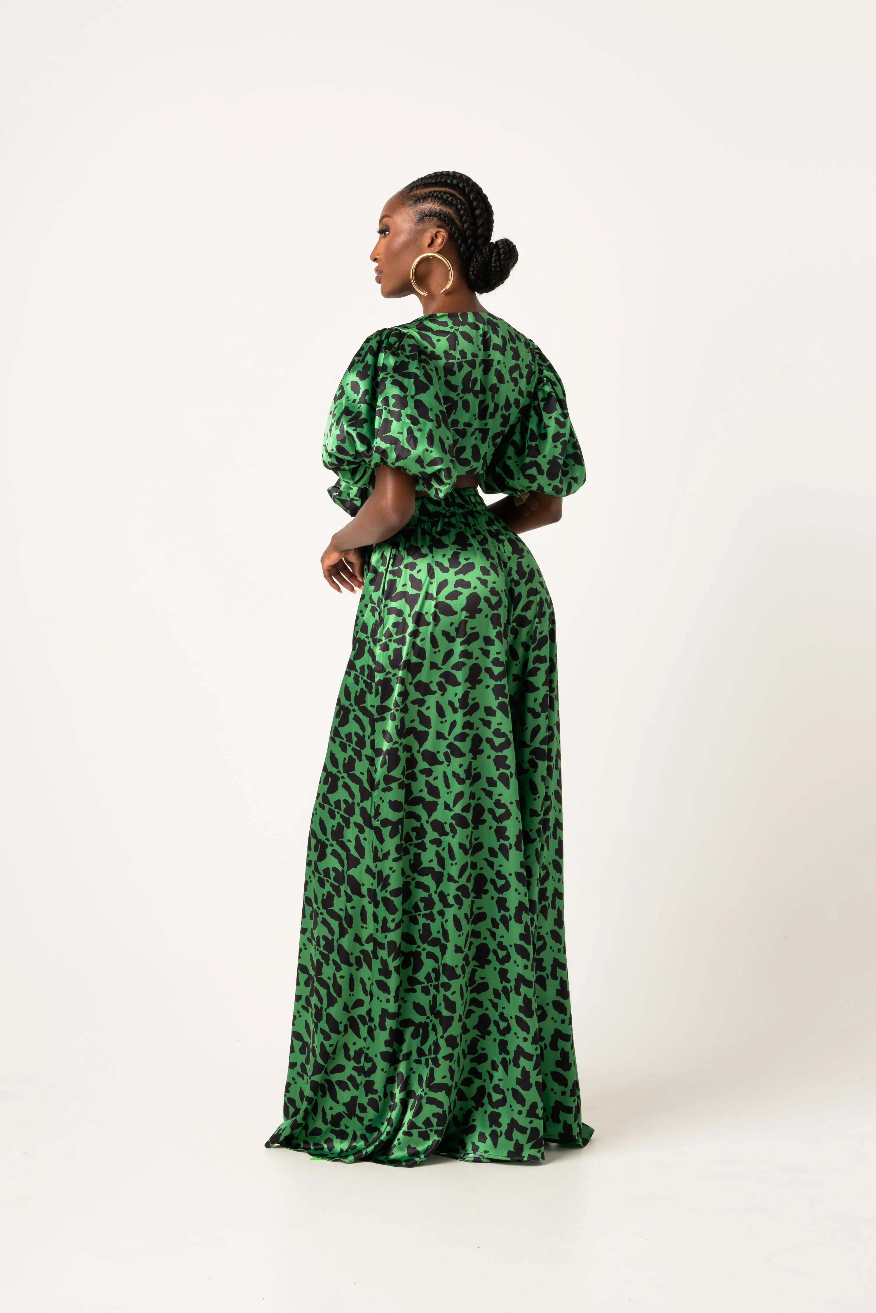 AZI PUFFY SLEEVE FRONT TIE CROP TOP