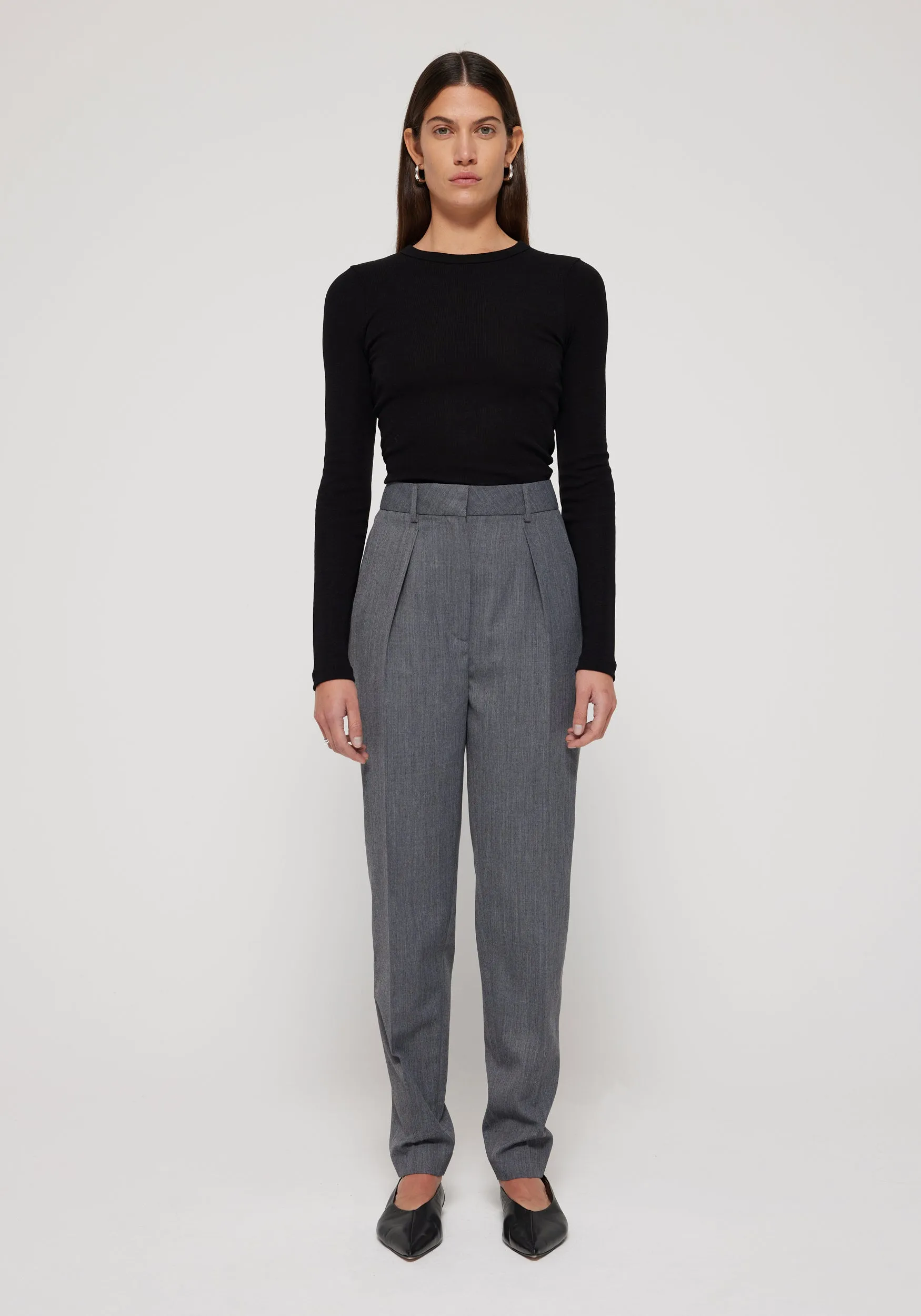 Carrot Fit Single Pleat Trouser in Grey Melange
