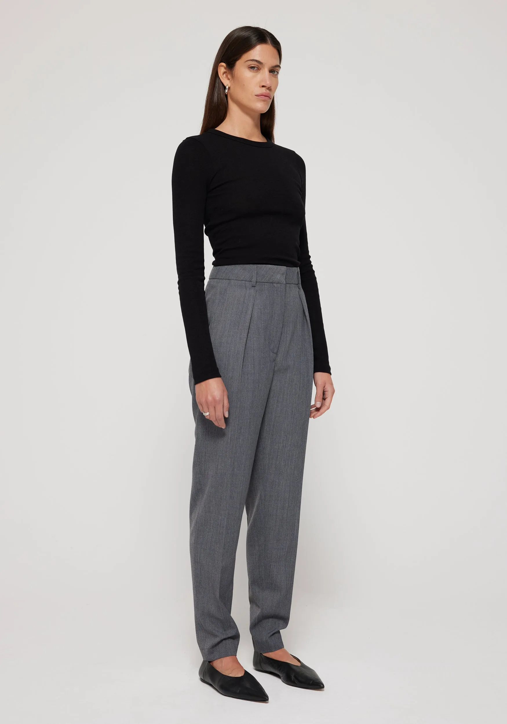 Carrot Fit Single Pleat Trouser in Grey Melange