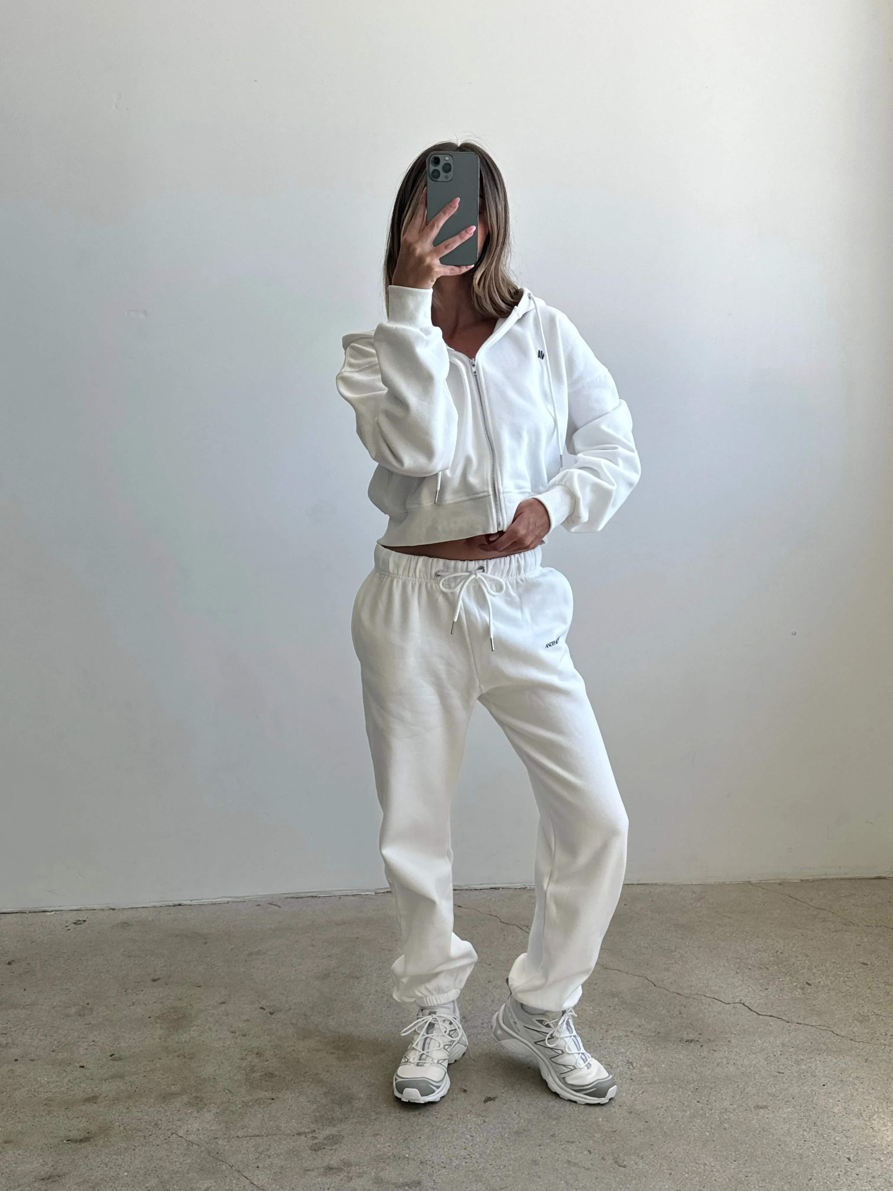 CLASSIC SWEATPANTS - WHITE