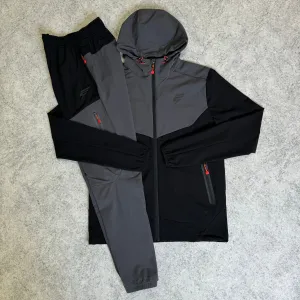 ELUDE Ghost Tracksuit - Black/Coal/Red