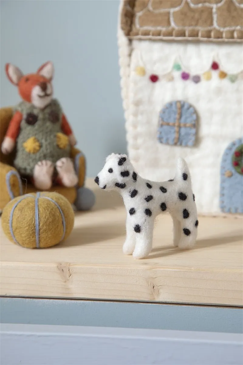 Felt House with Christmas Light Garland by Én Gry & Sif