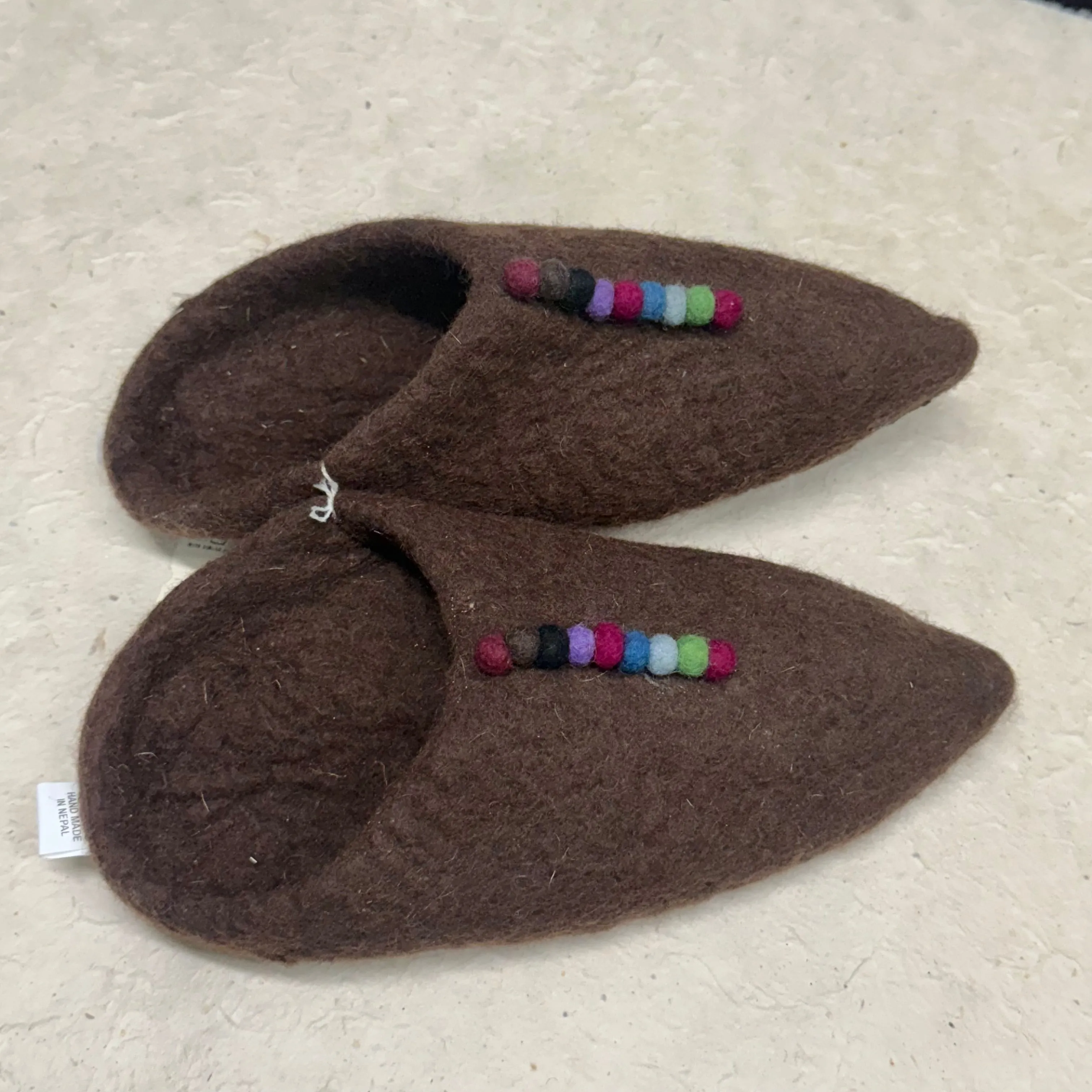 FELT SLIPPERS size 36