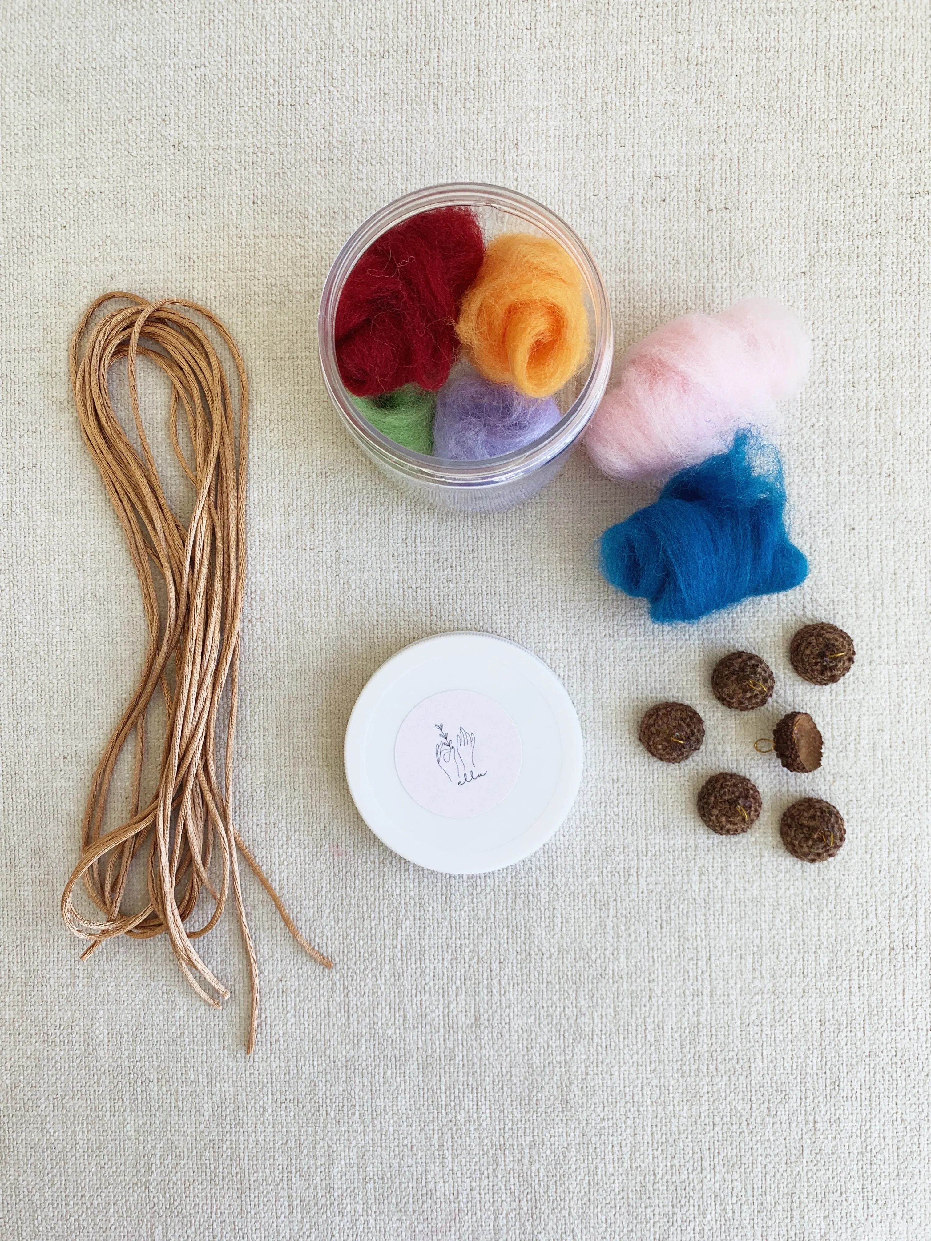 Felted Acorns Kit