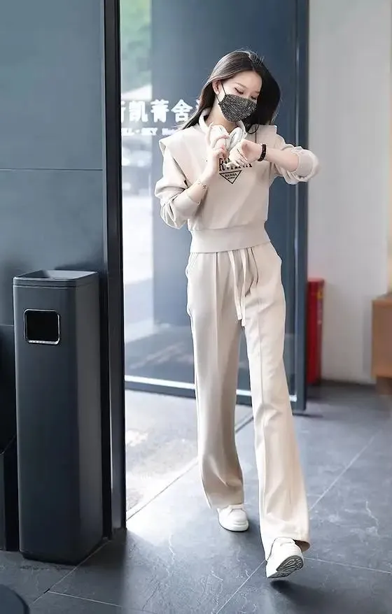 Korean Fashion 2-Piece Women's Sweatsuit