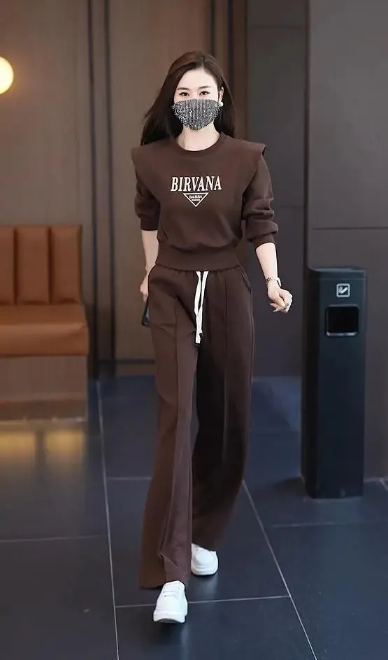 Korean Fashion 2-Piece Women's Sweatsuit