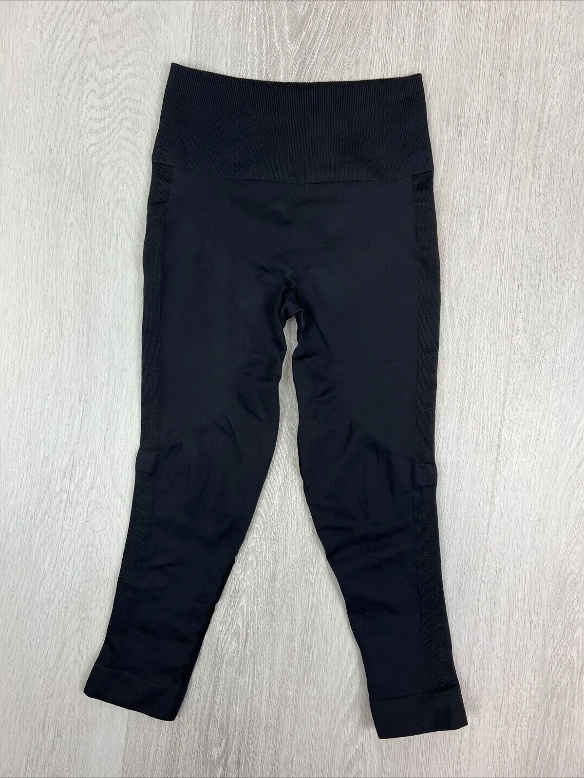 Lululemon Womens Black Cropped Leggings Pants Size Size 6-8 Approx