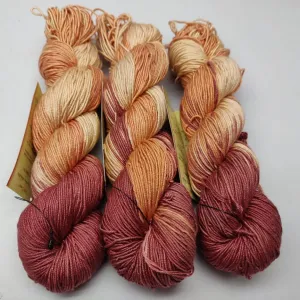 Mulberry Yarn 250M/100gr - Burgundy Beigi