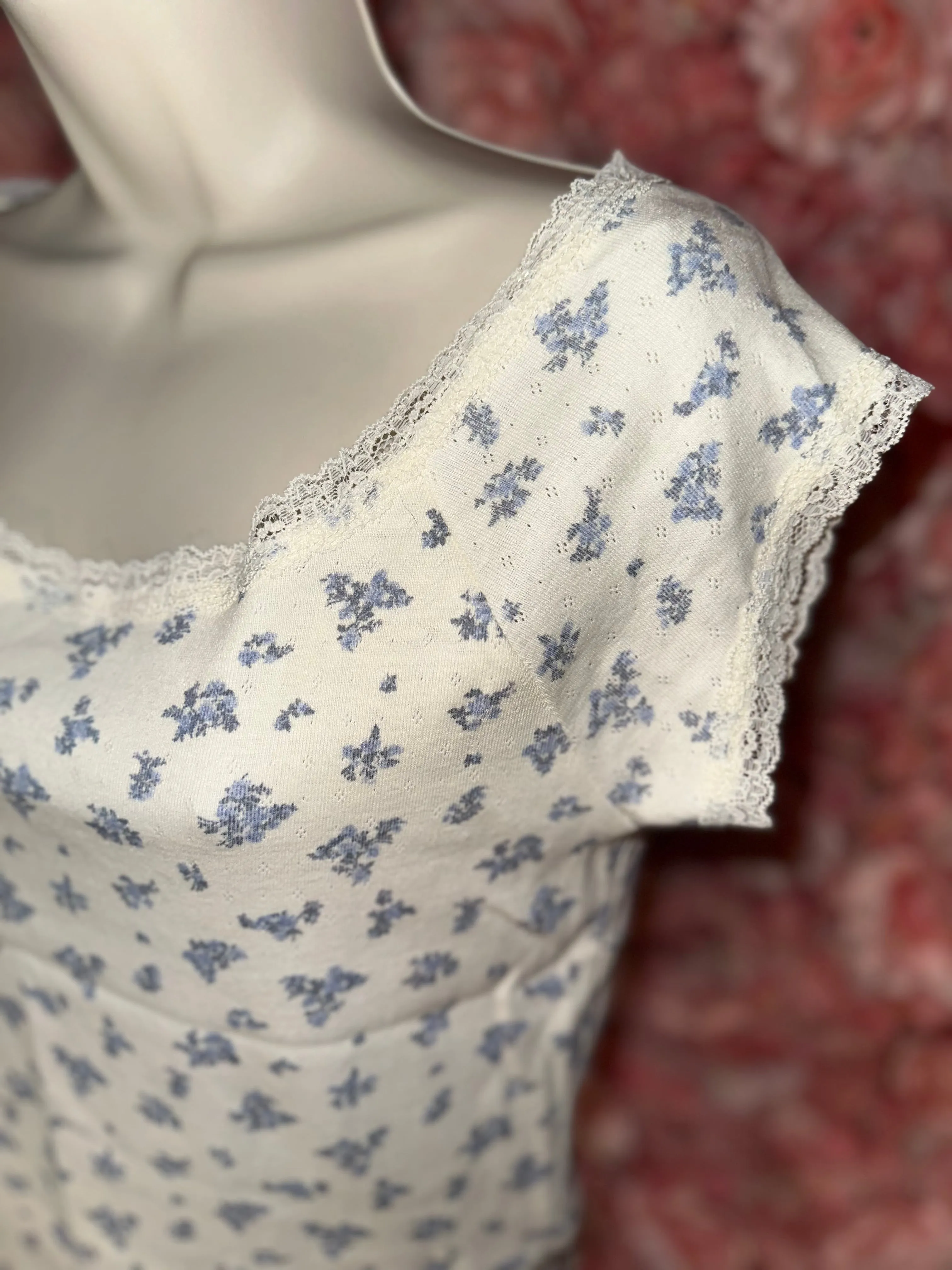 NWT Pink Rose (L) Brand New Off White Pointelle Floral Cropped Short Sleeve Top
