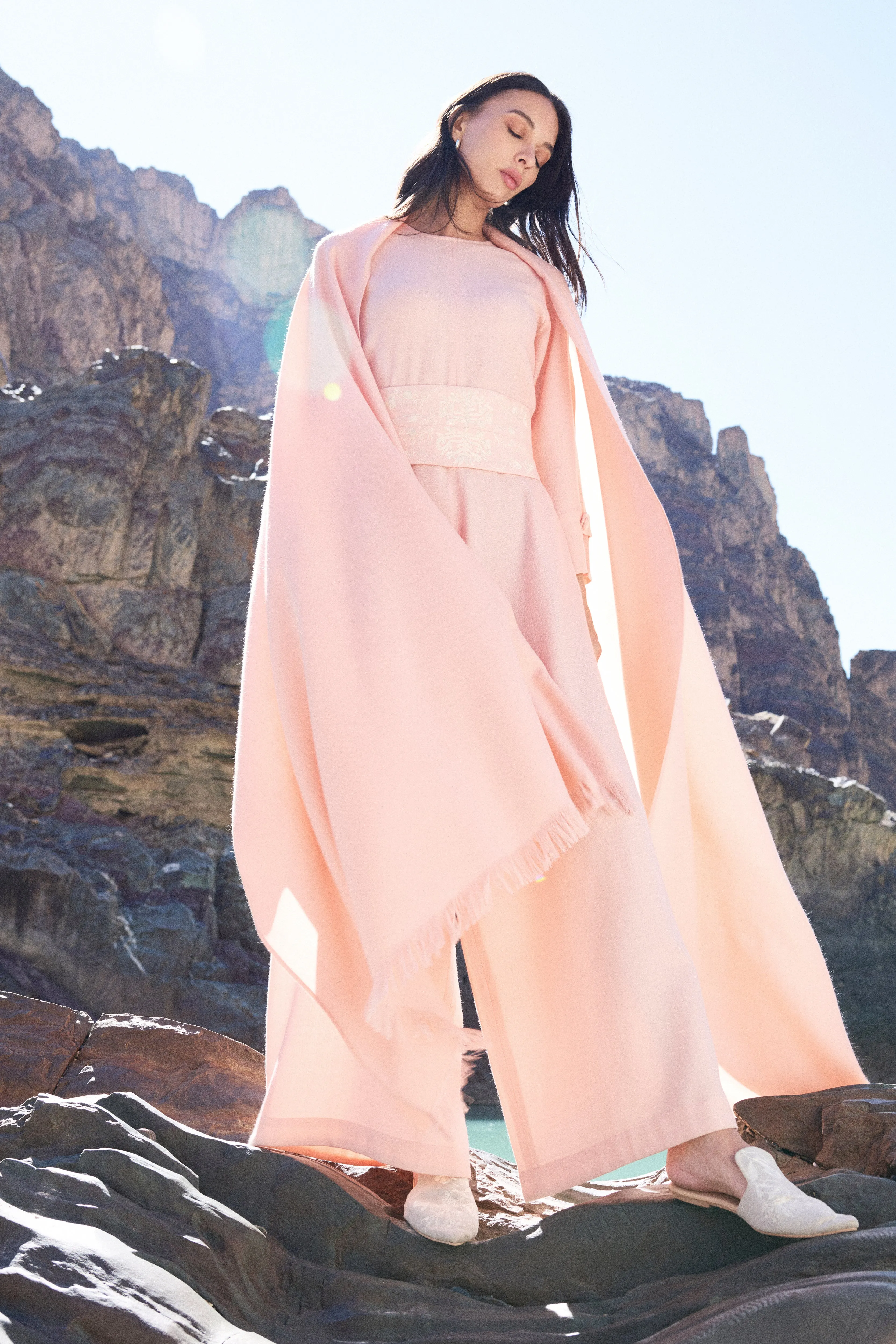 Sand Woollen Shawl (Dusty Pink)