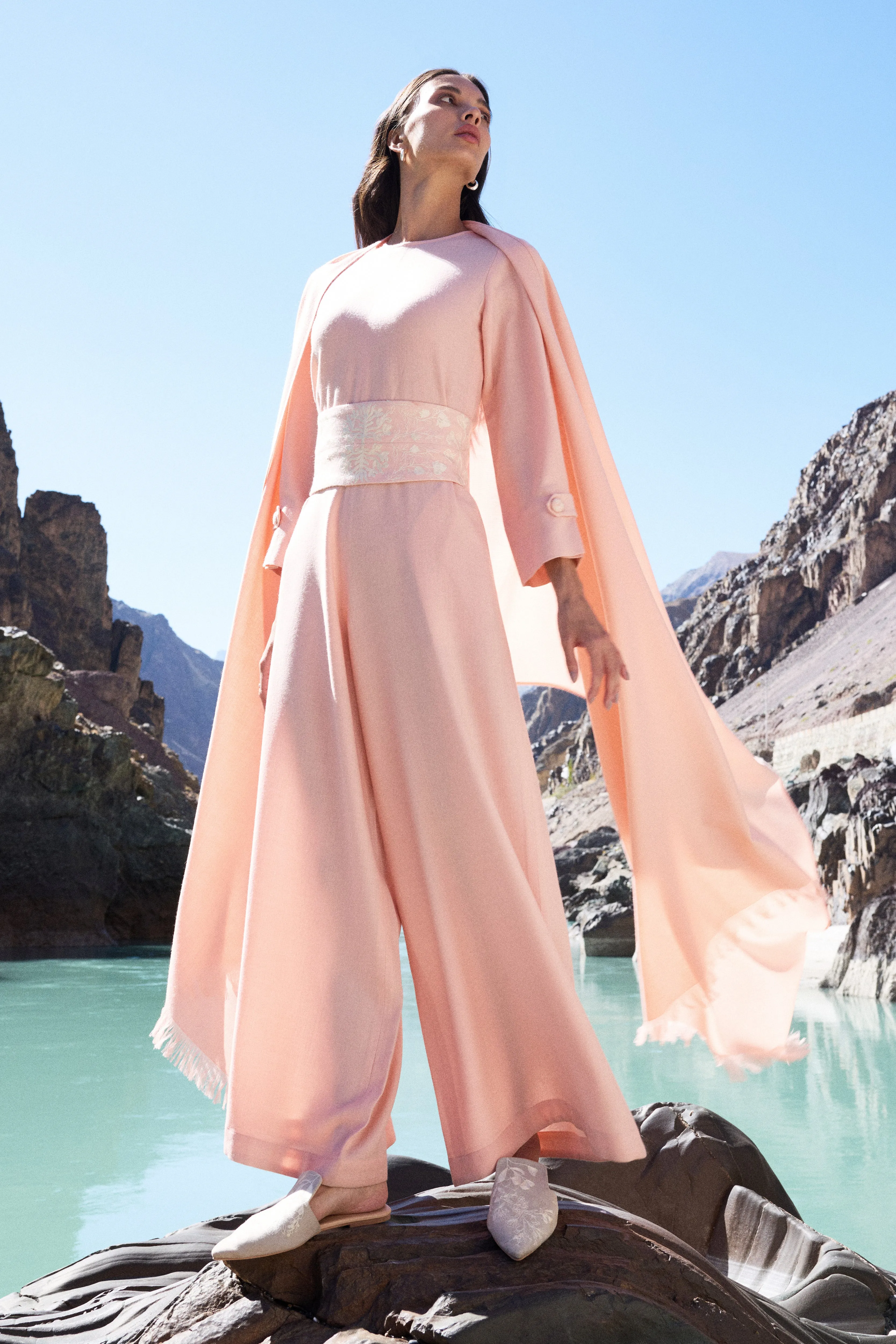 Sand Woollen Shawl (Dusty Pink)