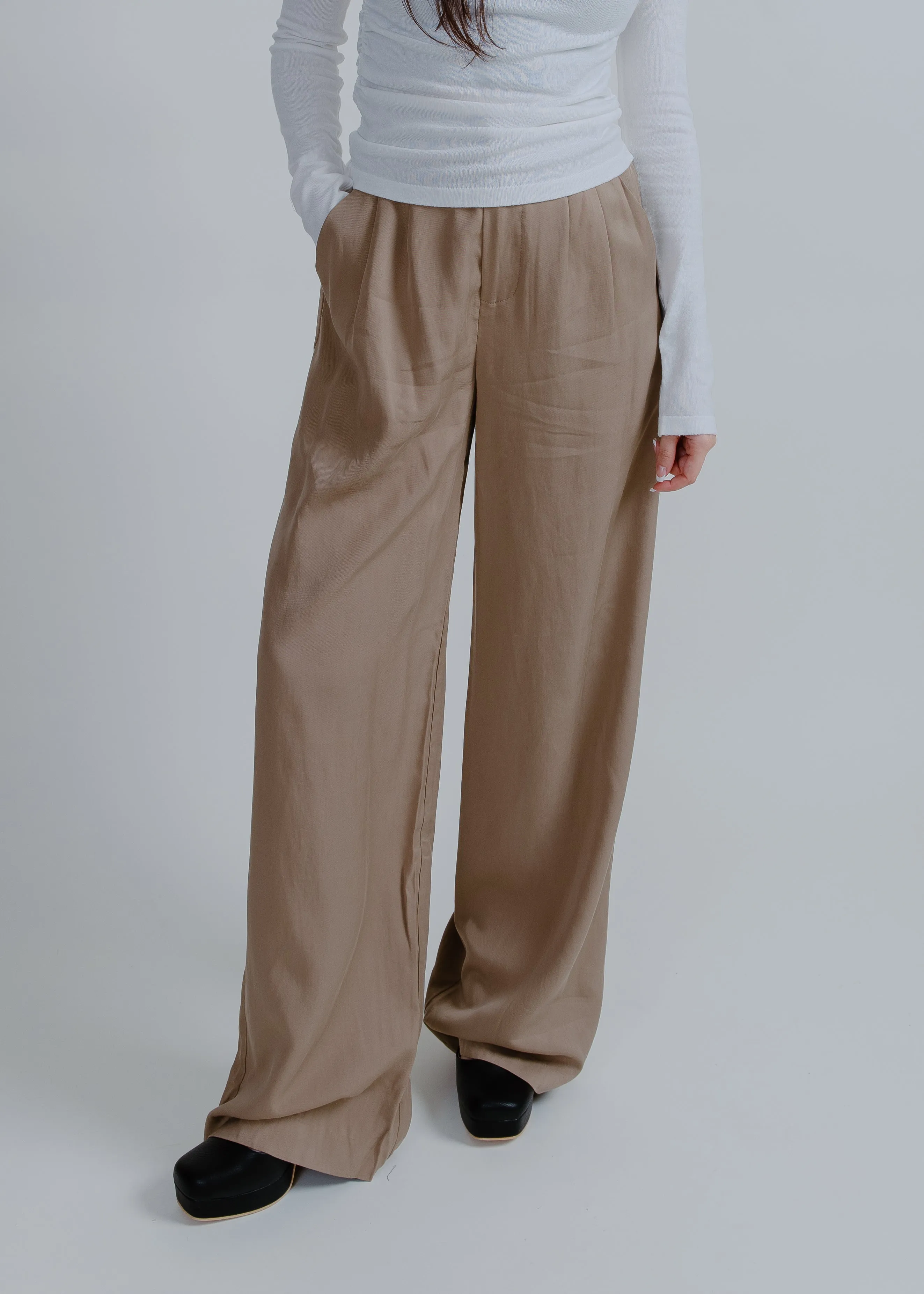 She Means Business Trousers - Khaki