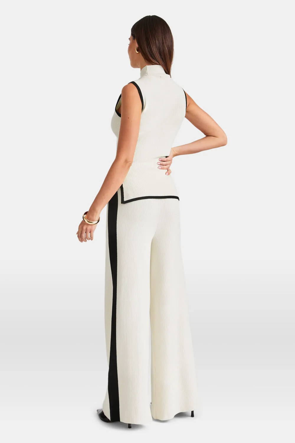 SLEEVELESS MOCK NECK RIBBED KNIT TANK - BUTTERMILK AND BLACK