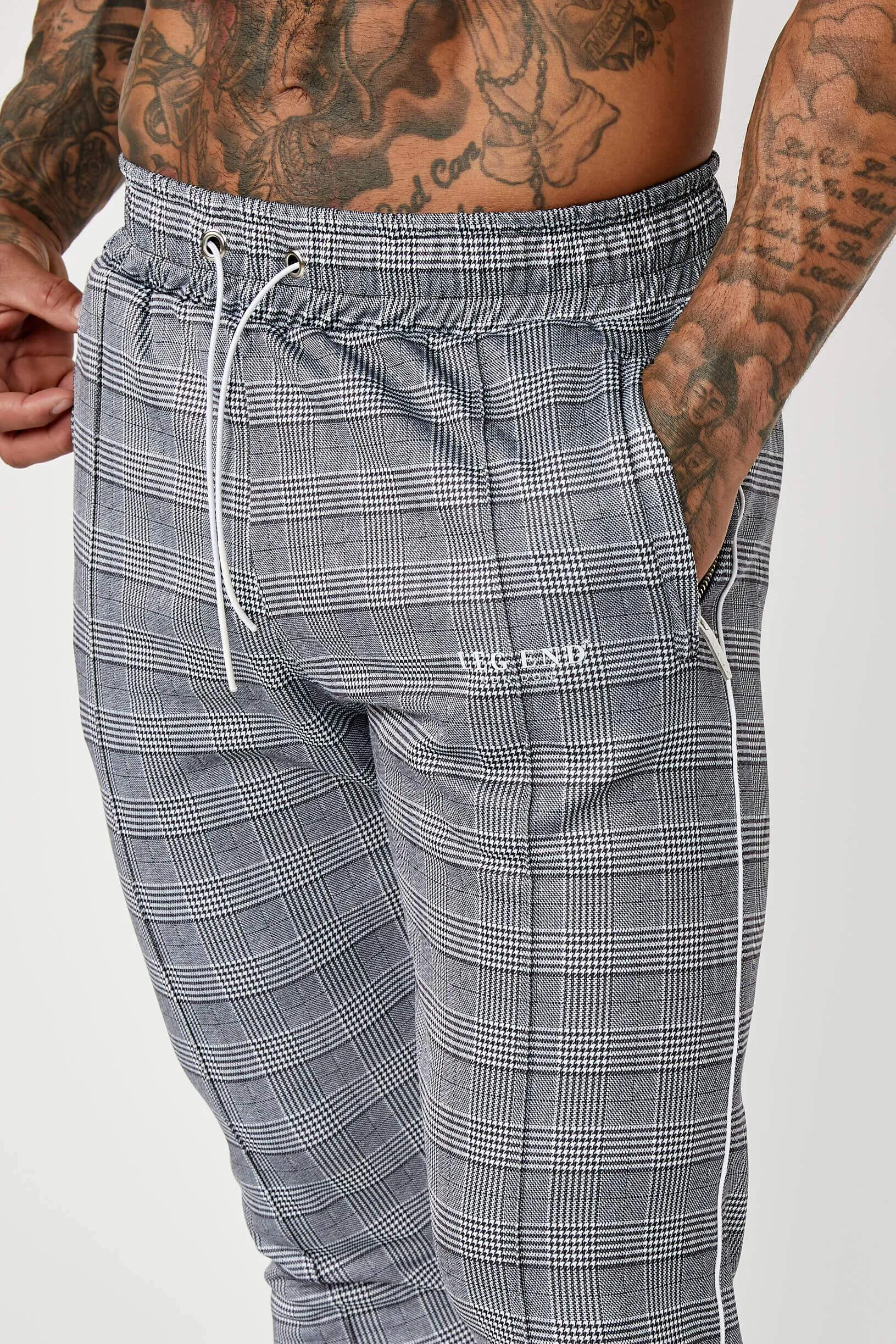 Smart Track Jogger in Check - Grey