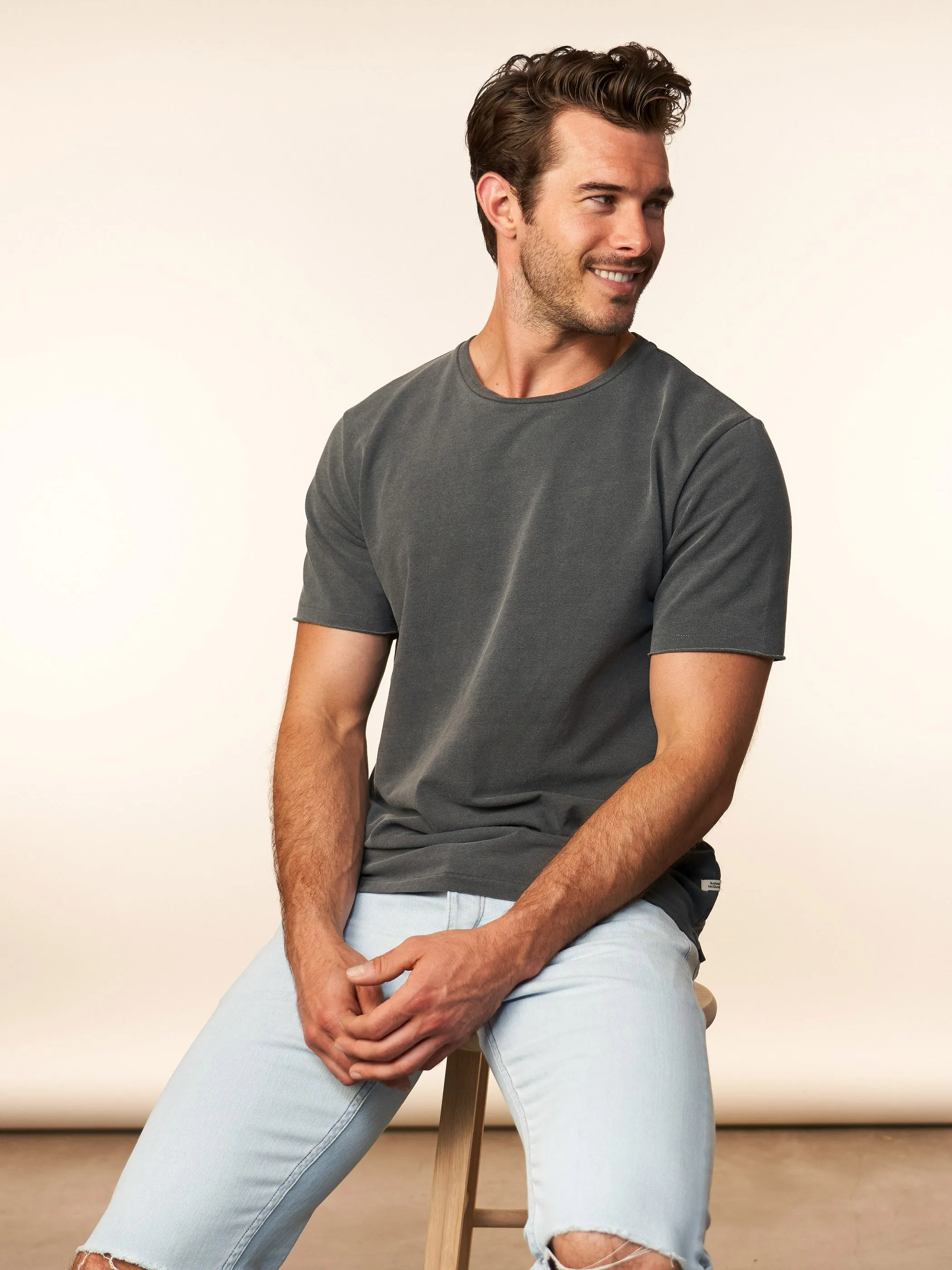 the terry tee - carbon