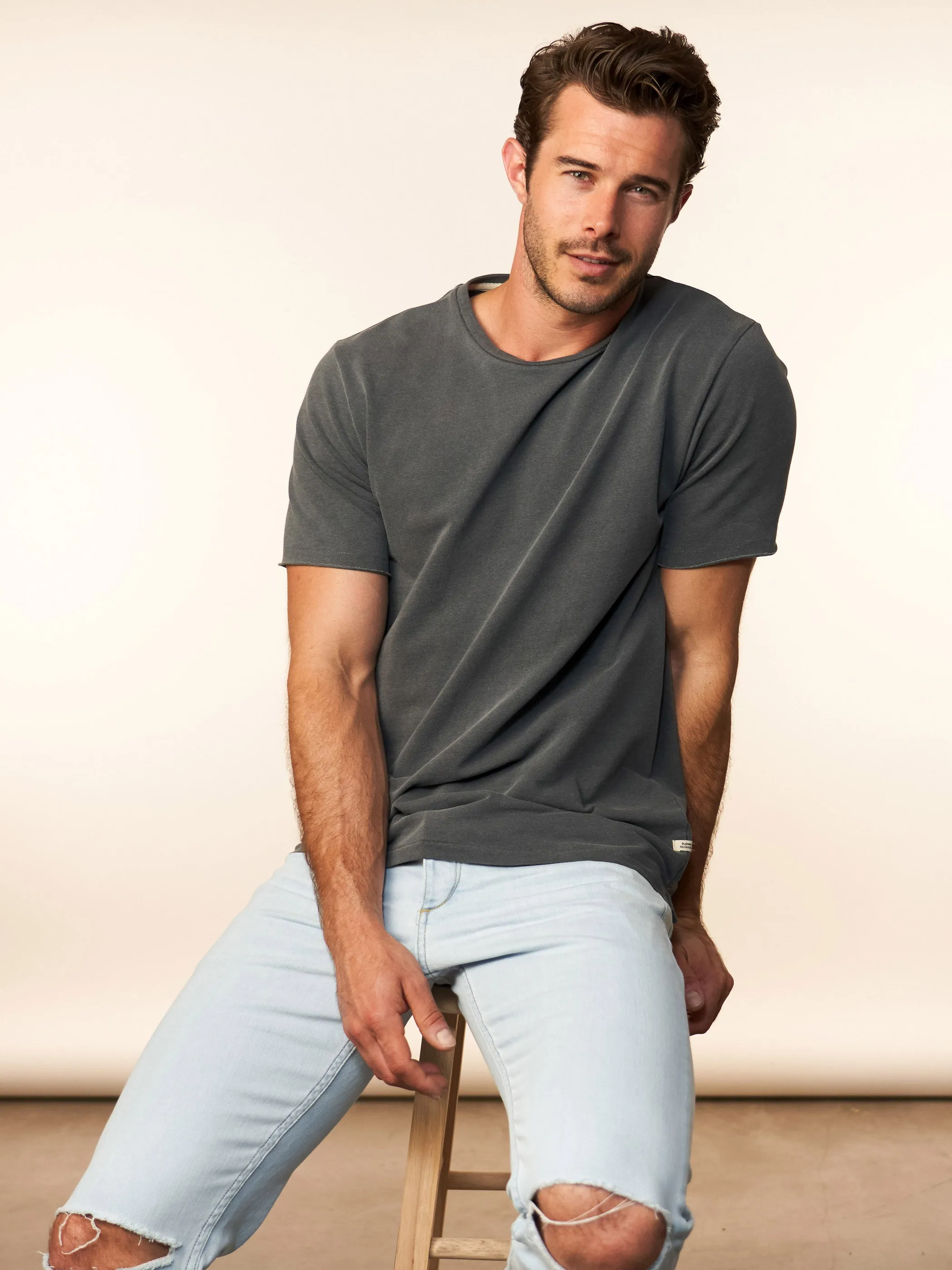 the terry tee - carbon
