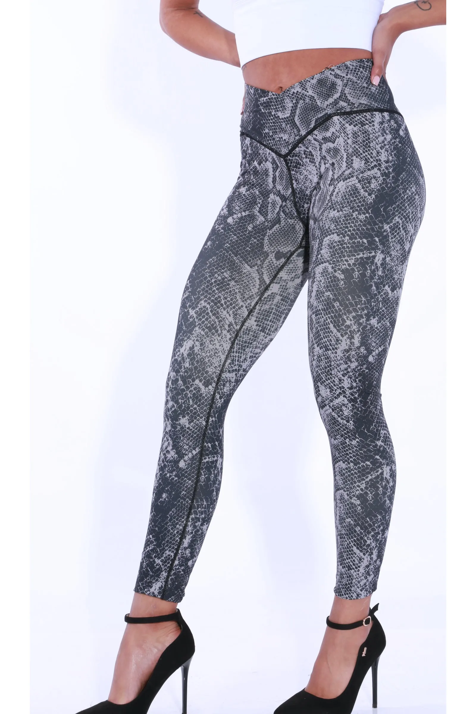 TNG V-front leggings - black snakeskin