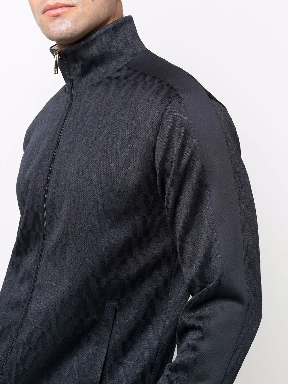 V Optical track jacket