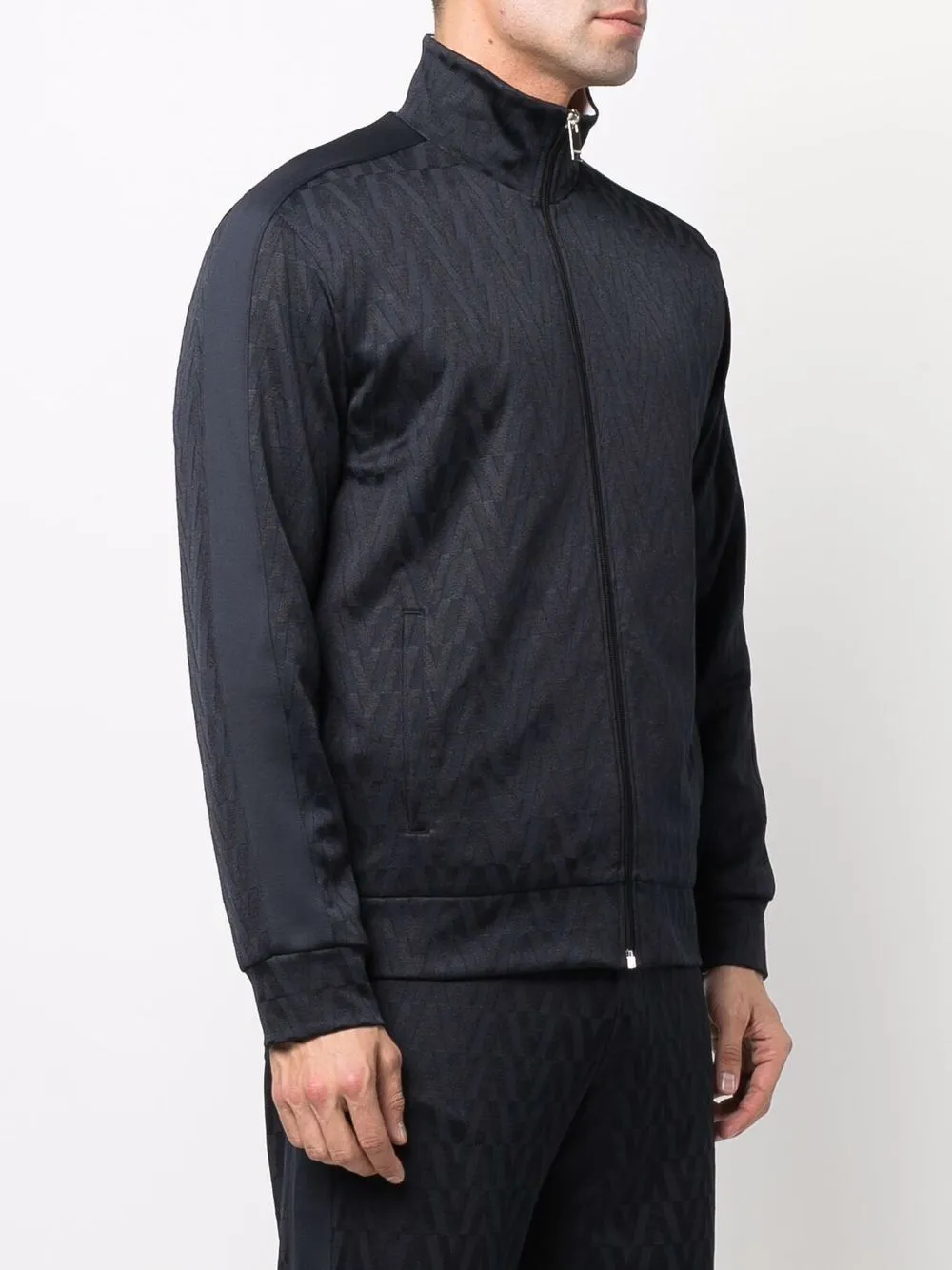 V Optical track jacket