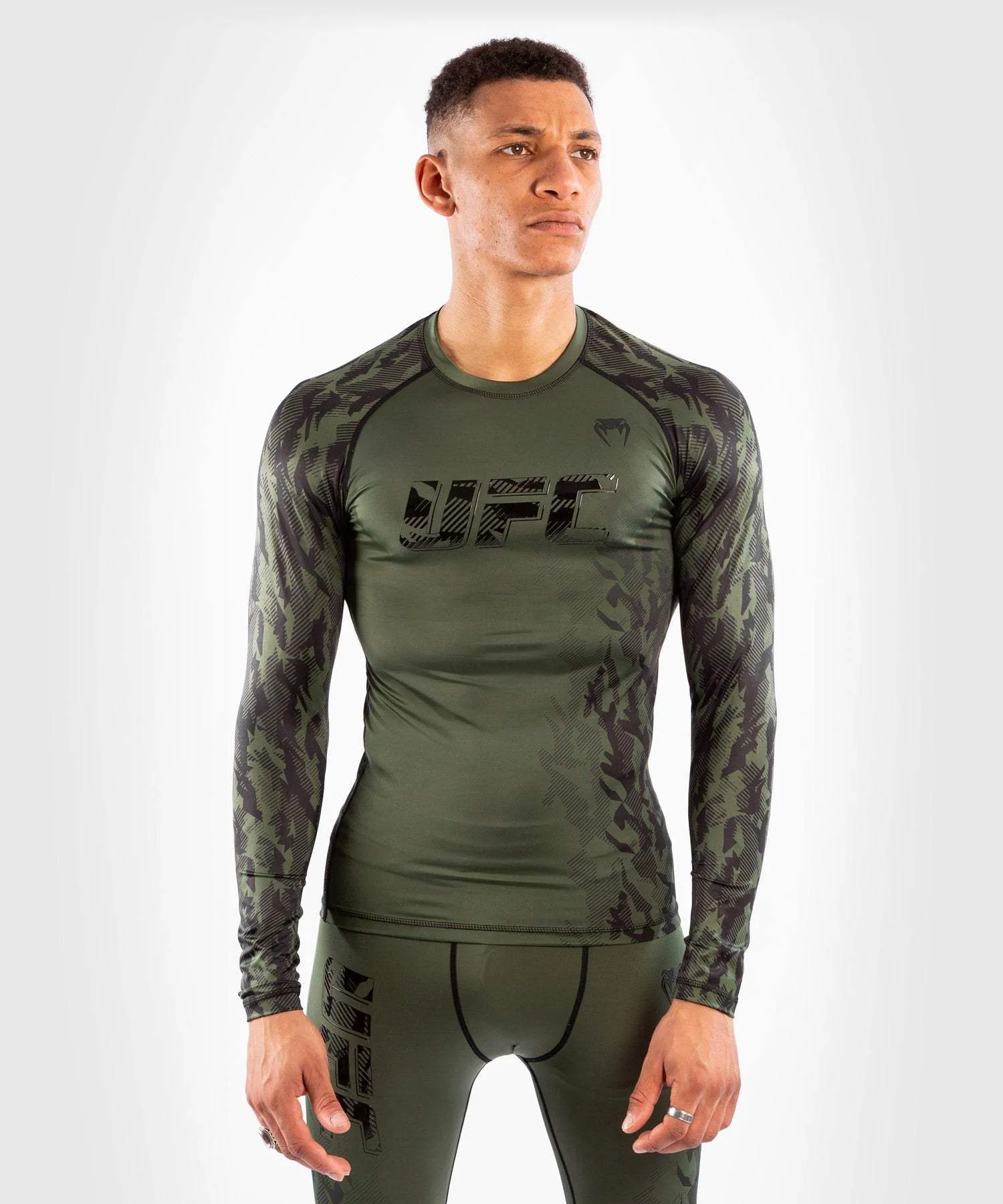VENUM® UFC AUTHENTIC FIGHT WEEK MEN'S PERFORMANCE LONG SLEEVE RASHGUARD