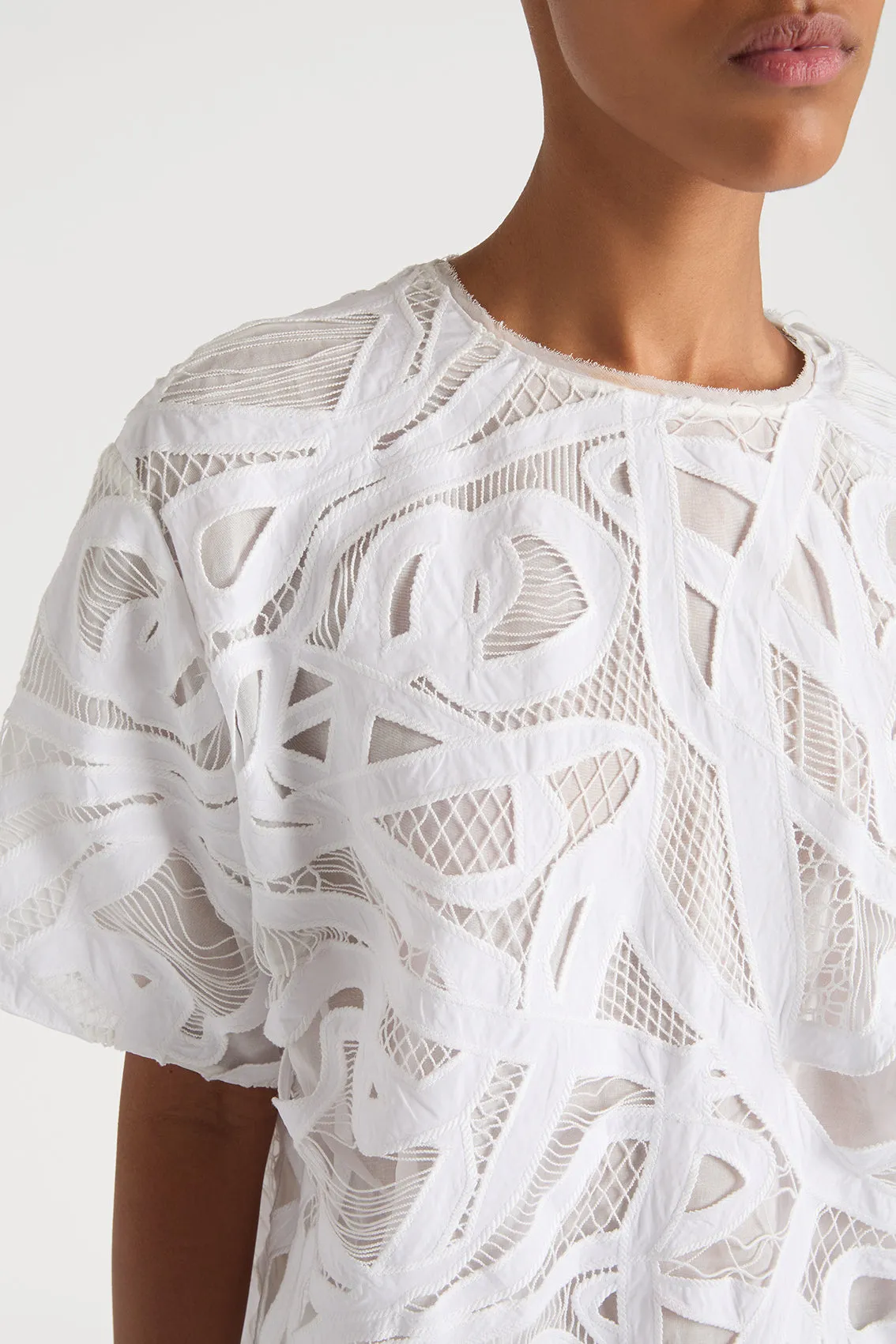 WEAVING-INSPIRED LACE SHORTSLEEVE TOP