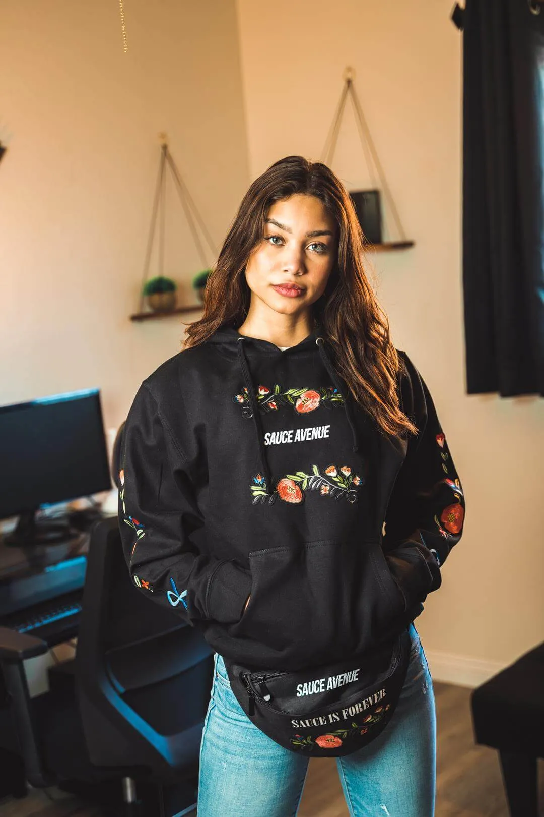 White SA | Floral Black Hoodie (=)