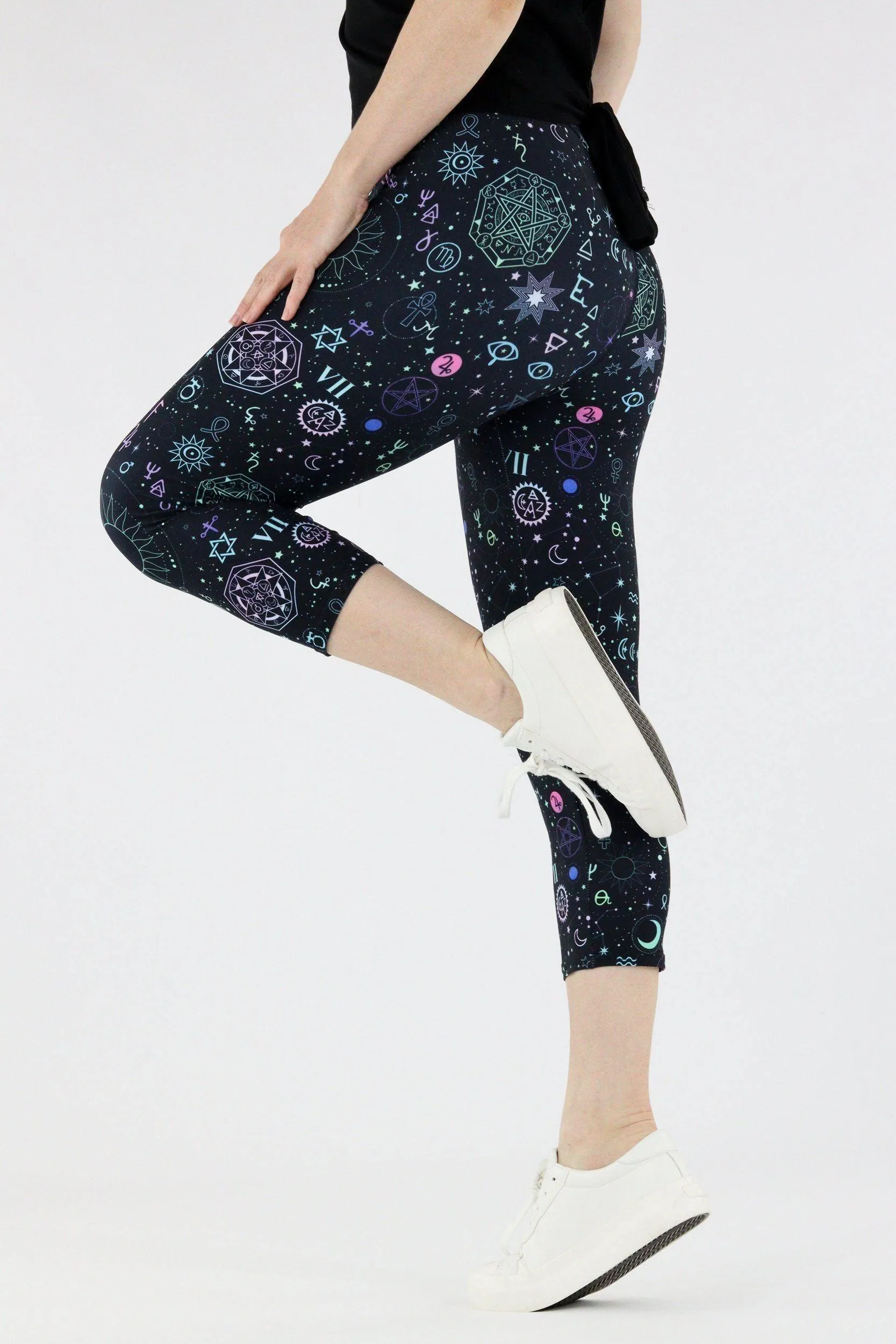 Witch Spells - Casual Capri Leggings
