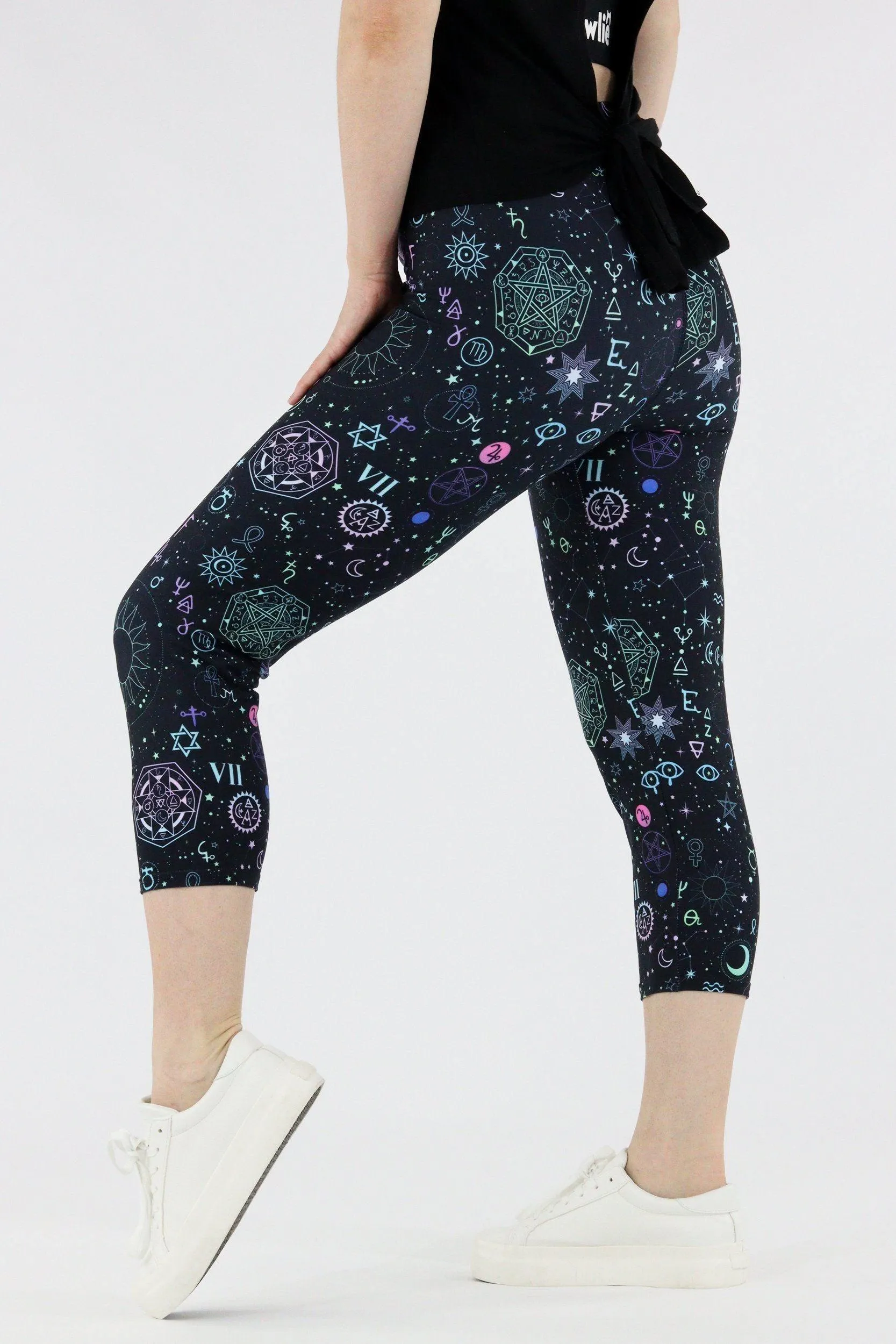 Witch Spells - Casual Capri Leggings